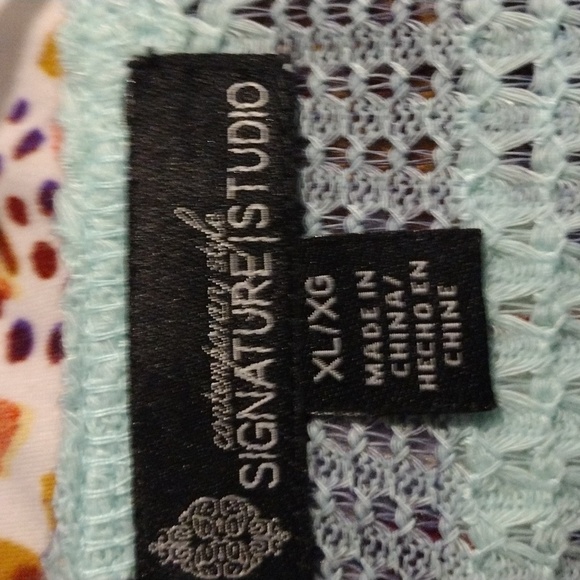 Signature StudioTribal Top XL - Picture 5 of 6